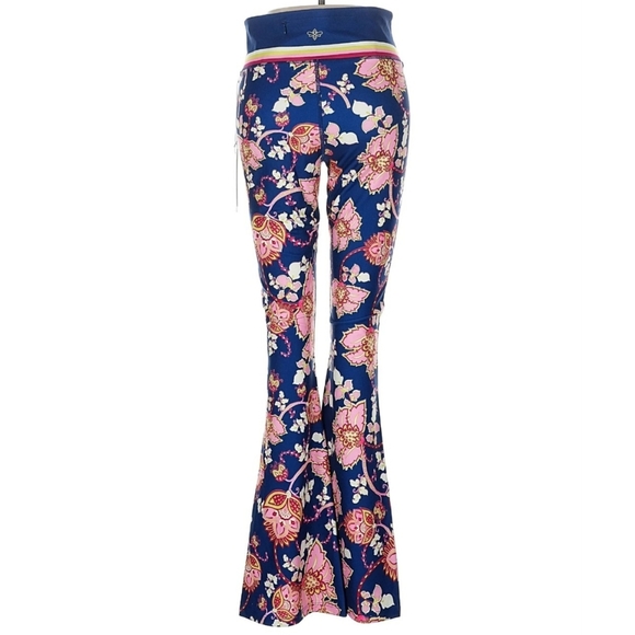 Johnny Was Blue Floral Baby Bell Montreux Flare Pants Medium NWT - Picture 2 of 6